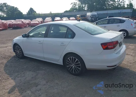 2016 Volkswagen Jetta 1.8T Sport из США, поврежденный, VIN 3VWD17AJ2GM268762